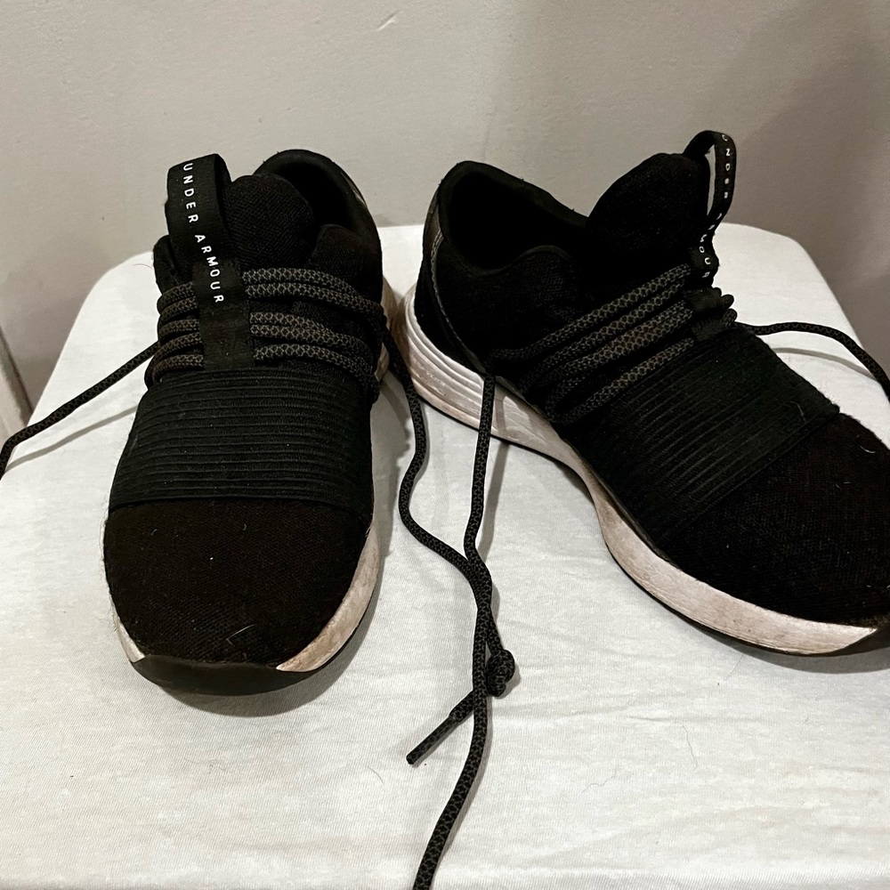 Under Armour Sneakers